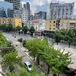 City Center Apartment Kafe Flora